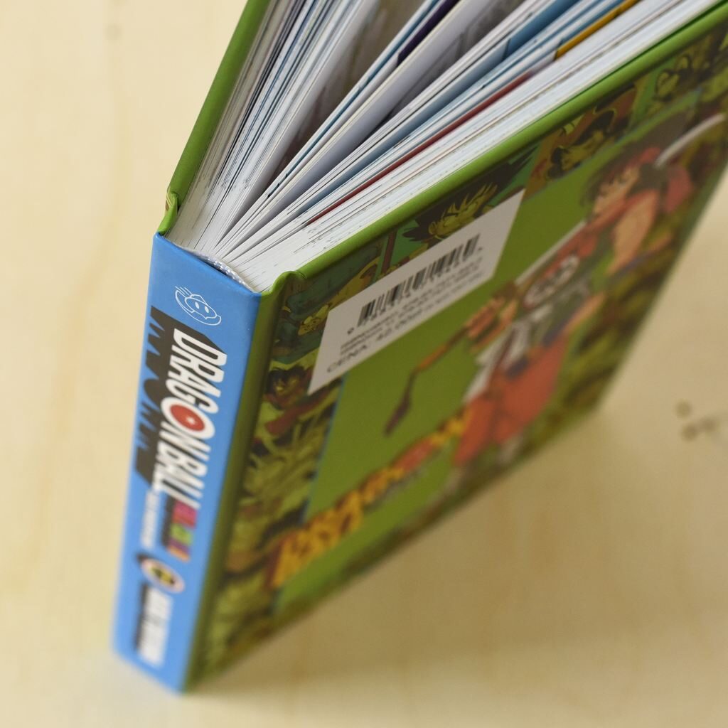 Zdjęcie książki w oprawie twardej Dragon Ball