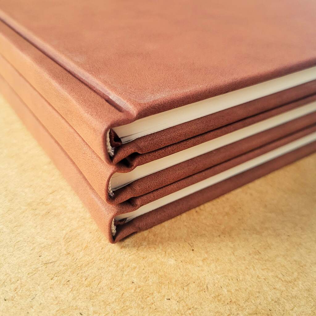 Kalendarz książkowy w oprawie twardej wykonany dla Instytutu Medycznego